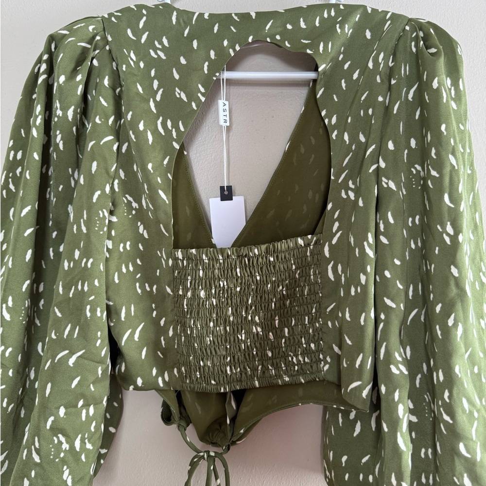 NWT ASTR olive cropped blouse - Picture 3 of 6